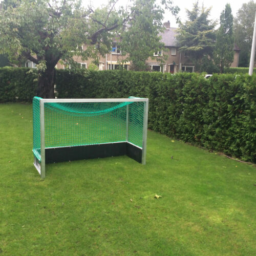 Mini hockeydoelen 36 Hockeydoeltjes kopen voor training, recreatie of gebruik in de tuin, dan zijn onze volledig gelaste aluminium mini-hockeydoelen met rubberen slagplanken en compleet geleverd met net en nethaken de perfecte keuze.